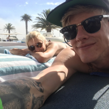 Male Professional, CalvinDrysdale, seeking flatmate in East London 