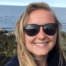 Female Professional, Rebecca, seeking flatmate in Clapham 