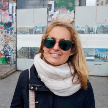 Female Professional, Francesca, seeking flatmate 