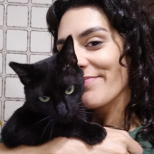 Female Professional, Ana Paula, seeking flatmate in Finsbury Park 