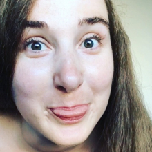 Female Professional, Manuela, seeking flatmate in London 