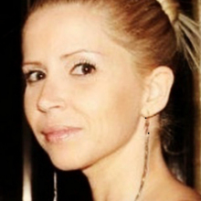 Female Professional, AnaTeresa, seeking flatmate in Zone 1 