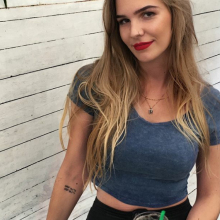 Female Professional, MartaIsabelle, seeking flatmate 