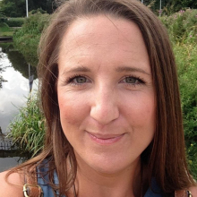Female Professional, Alison , seeking flatmate in East London 