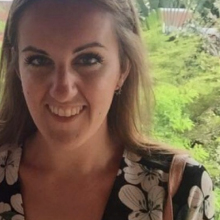 Female Professional, Joanna, seeking flatmate in London 