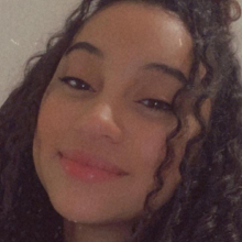 Female Student, Widad, seeking flatmate in Canary Wharf 