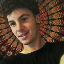 Male Professional, Matthew, seeking flatmate in LU5 
