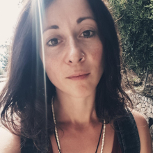 Female Professional, Effrosyni, seeking flatmate 