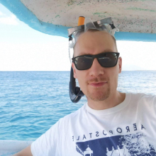 Male Professional, Jonatan, seeking flatmate in East London 