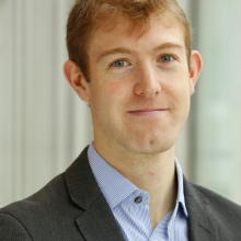 Male Professional, Simon, seeking flatmate 