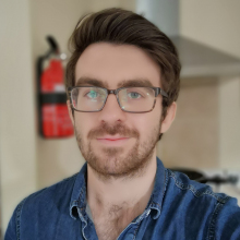 Female Professional, Rory, seeking flatmate in Salford 